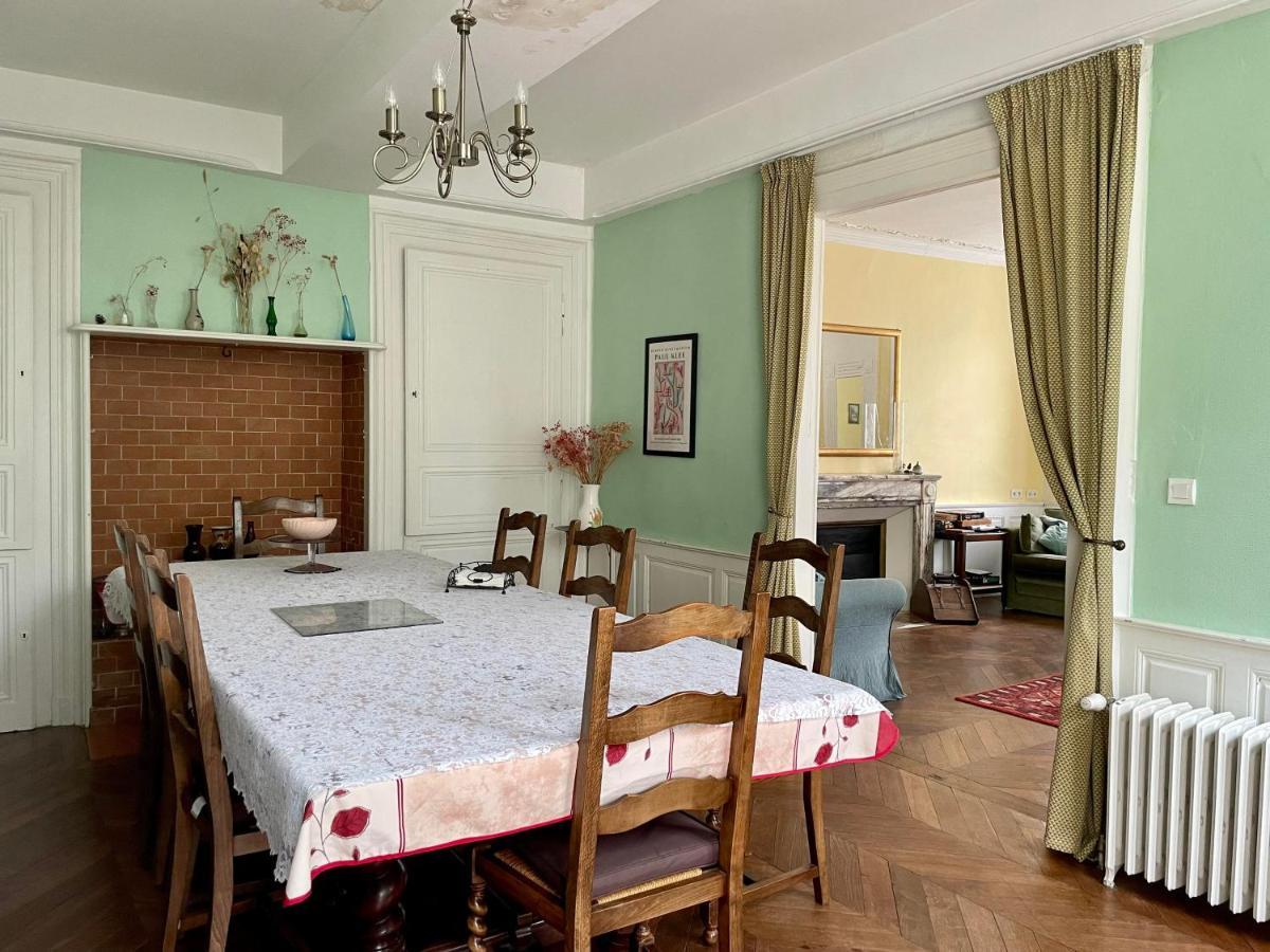 L'Escapade Place Voltaire Vermenton Eksteriør billede